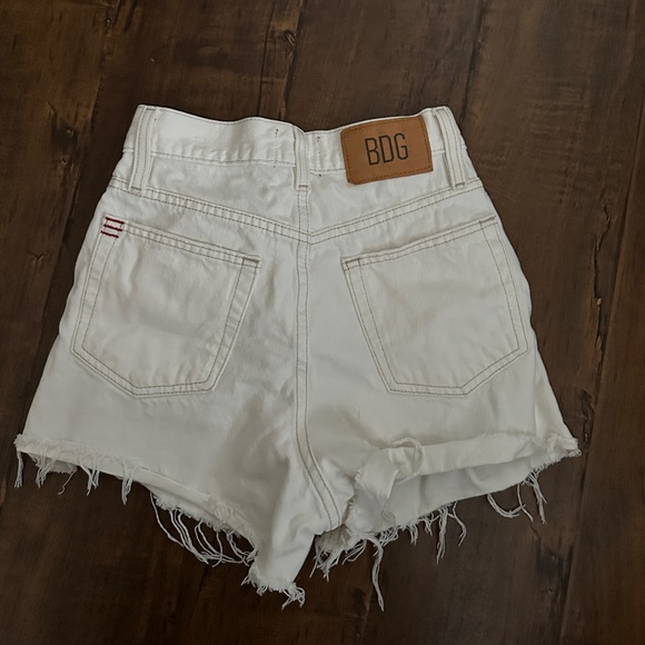 Urban Outfitters A line BDG shorts in white - Picture 2 of 2